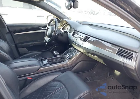 2017 Audi S8 4.0T Plus z USA, uszkodzony, nr VIN WUAJ5AFD5HN900271